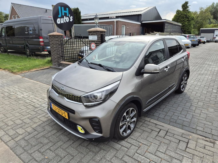 Vehicle Image 11