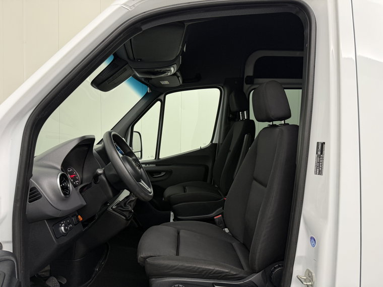 Vehicle Image 28