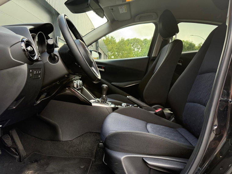 Vehicle Image 18