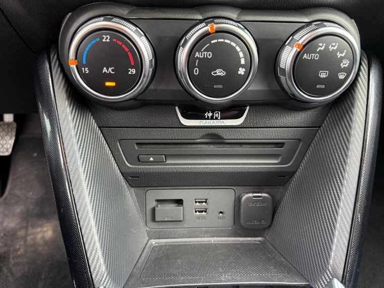 Vehicle Image 24