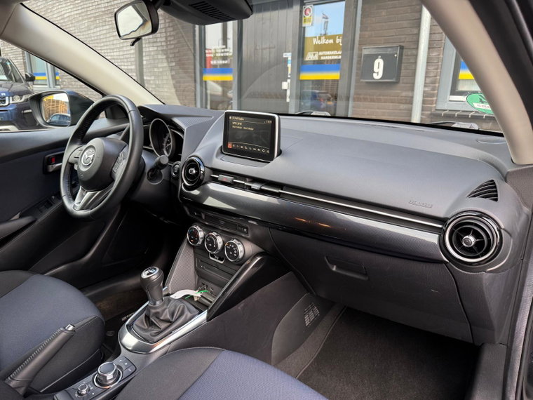 Vehicle Image 38