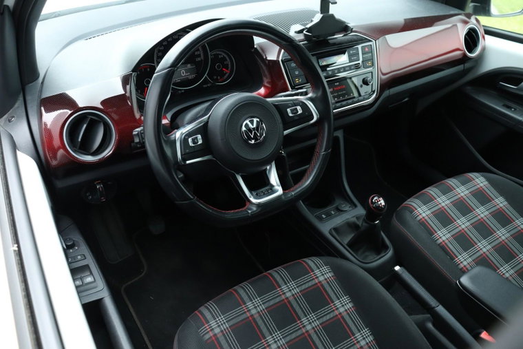 Vehicle Image 16