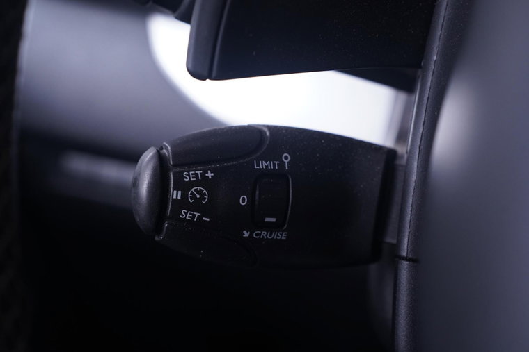 Vehicle Image 38