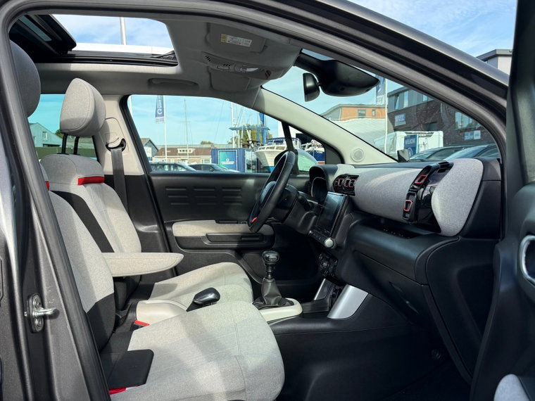 Vehicle Image 31