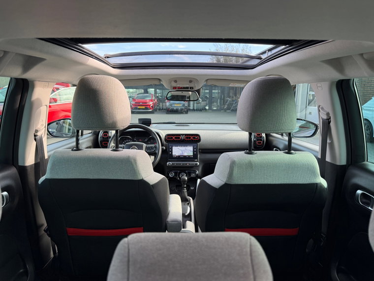 Vehicle Image 32