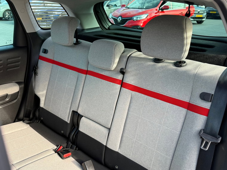 Vehicle Image 36