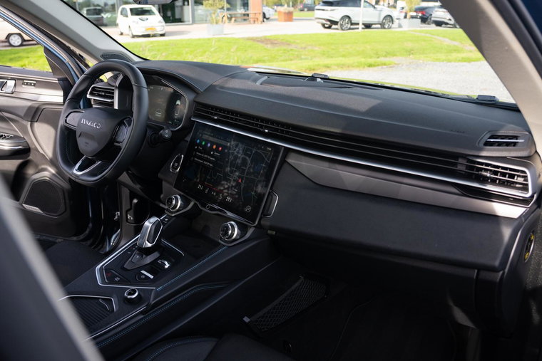 Vehicle Image 13
