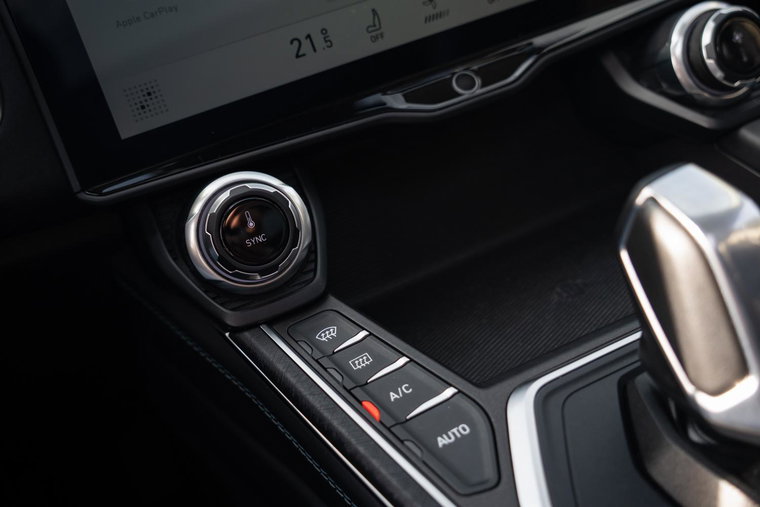 Vehicle Image 25