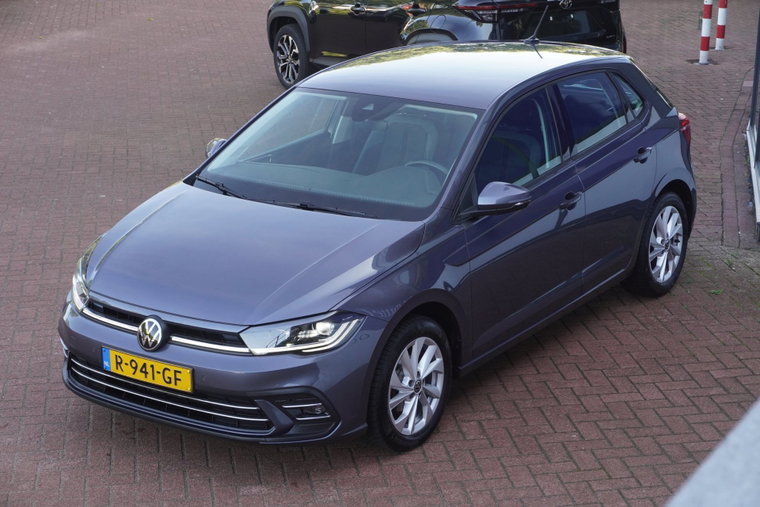 Vehicle Image 16