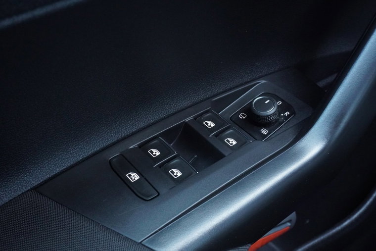 Vehicle Image 27
