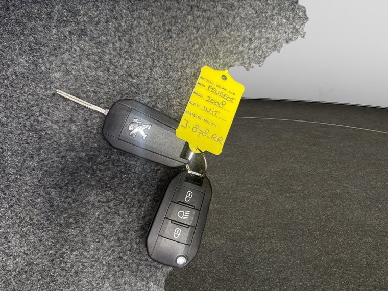 Vehicle Image 23