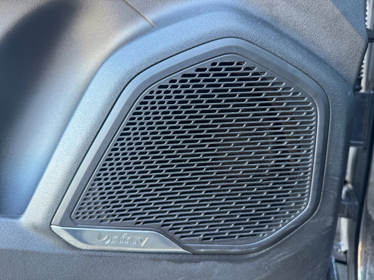 Vehicle Image 28