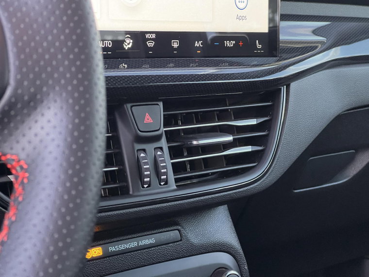 Vehicle Image 28