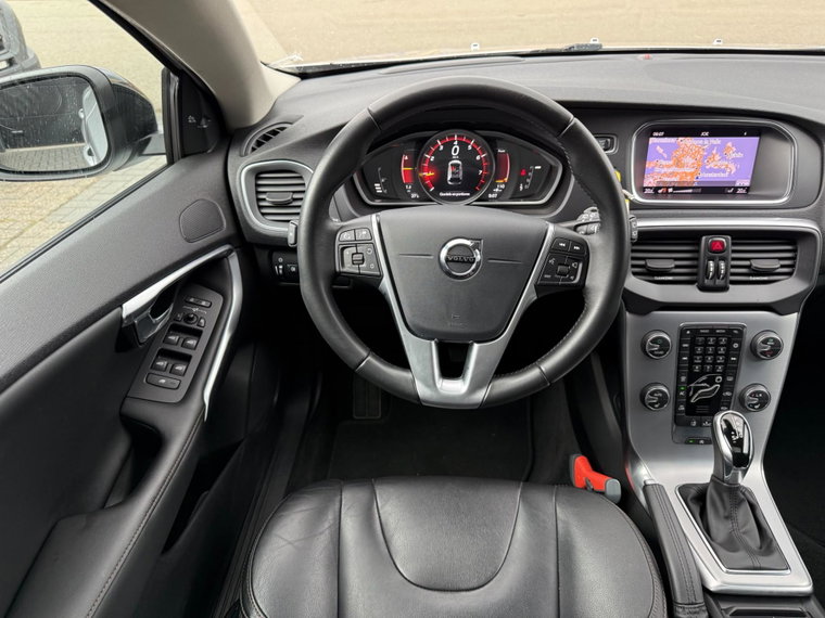 Vehicle Image 26