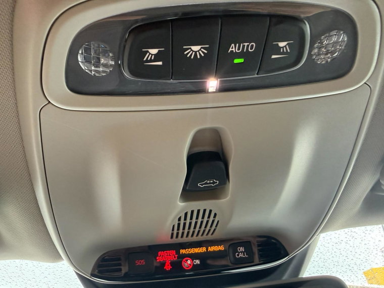 Vehicle Image 38