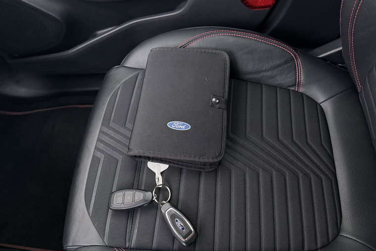 Vehicle Image 30