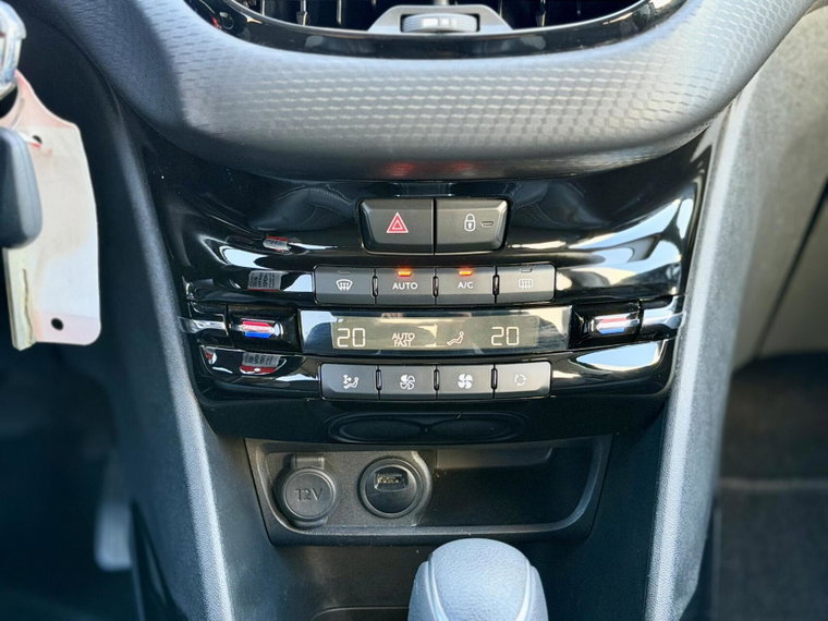 Vehicle Image 23