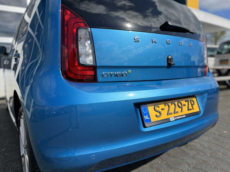 Vehicle Image 24