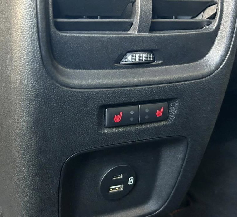 Vehicle Image 19