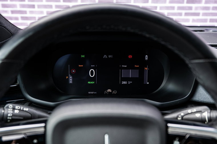 Vehicle Image 13