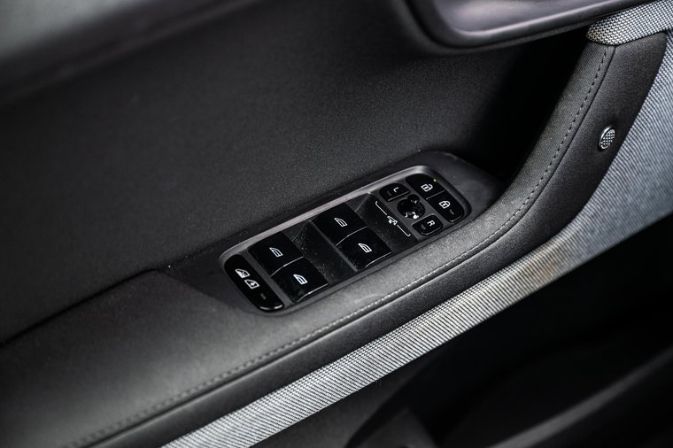 Vehicle Image 24
