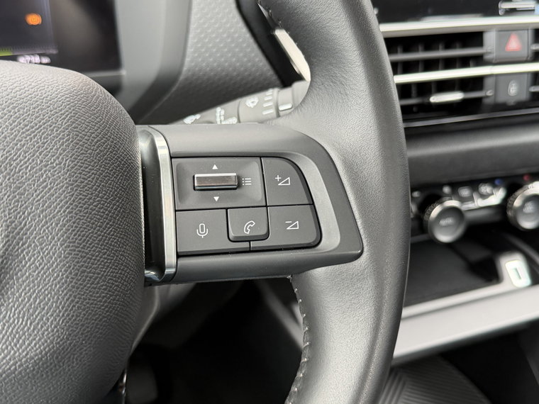 Vehicle Image 26
