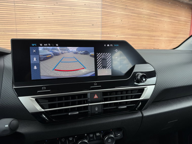 Vehicle Image 35