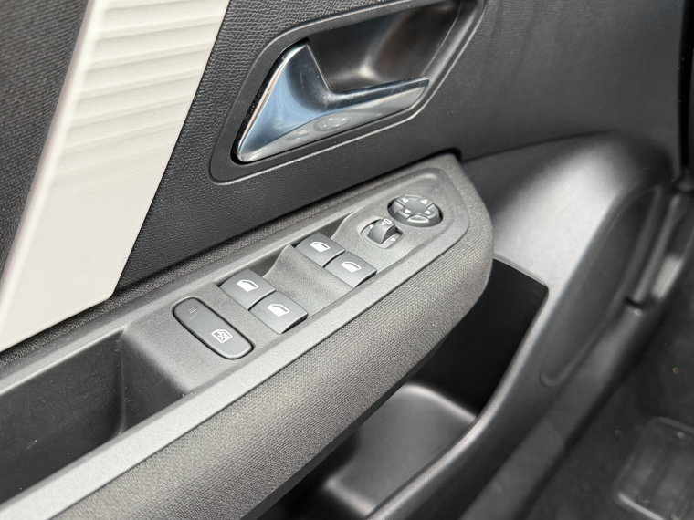 Vehicle Image 36