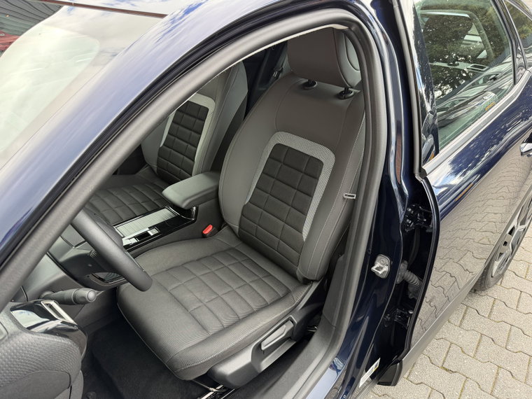 Vehicle Image 37