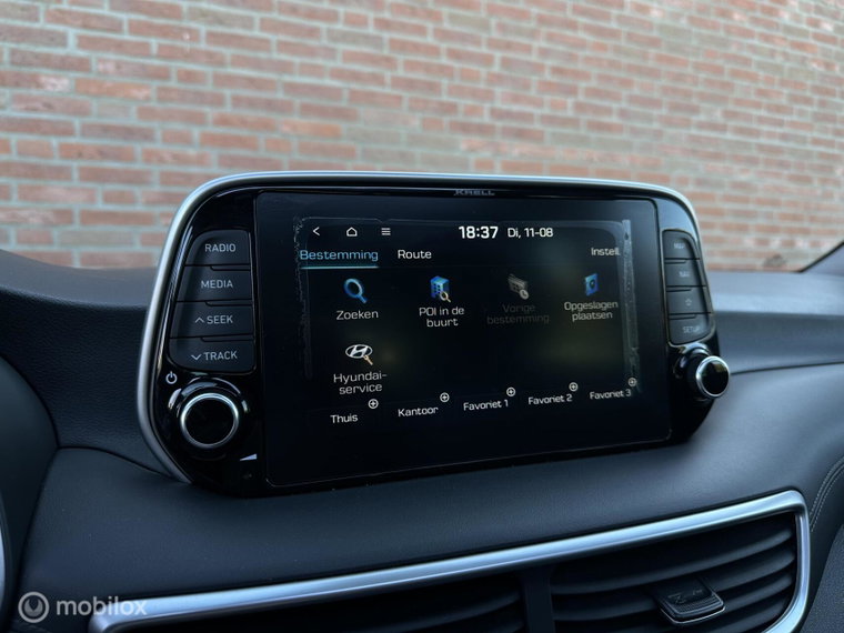Vehicle Image 25
