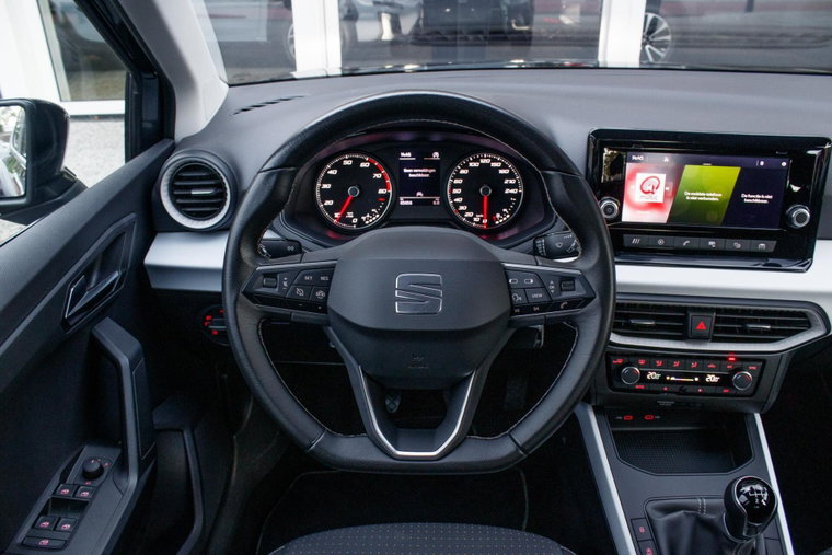 Vehicle Image 15