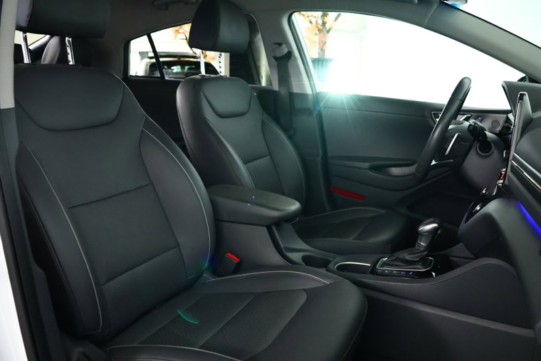 Vehicle Image 12