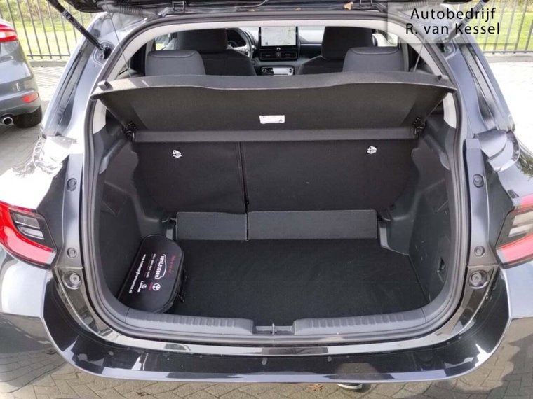 Vehicle Image 11