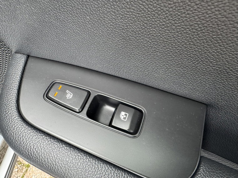Vehicle Image 28