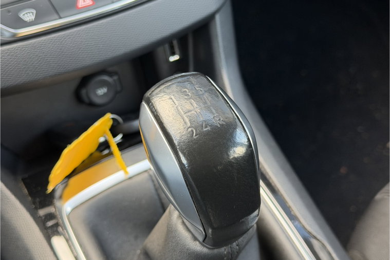 Vehicle Image 24