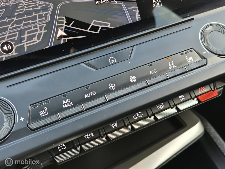 Vehicle Image 38