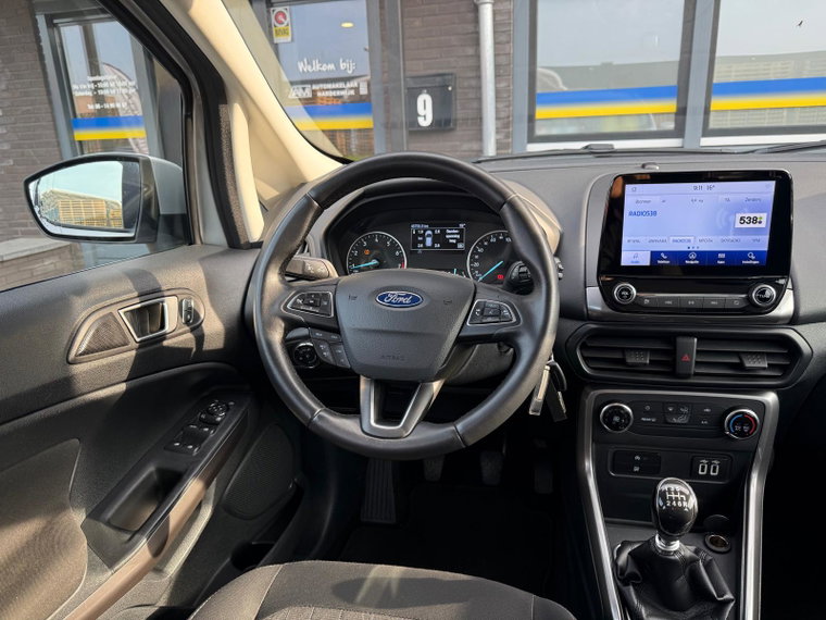 Vehicle Image 23