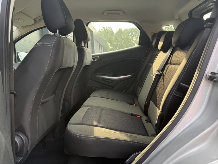 Vehicle Image 33