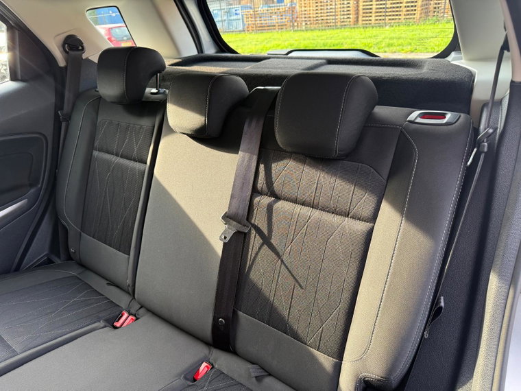 Vehicle Image 36
