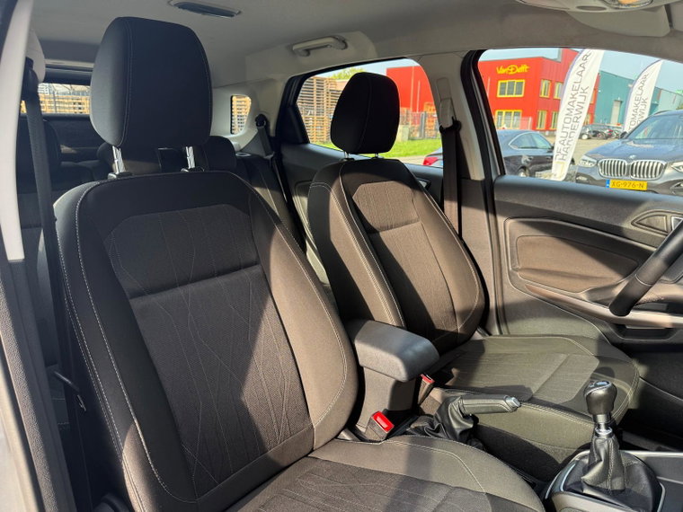 Vehicle Image 37