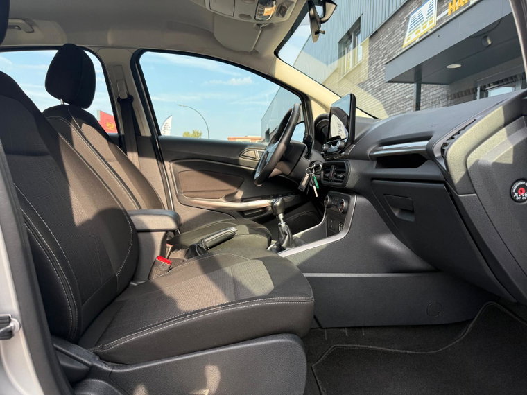 Vehicle Image 38