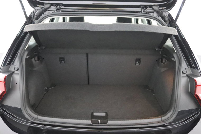 Vehicle Image 38