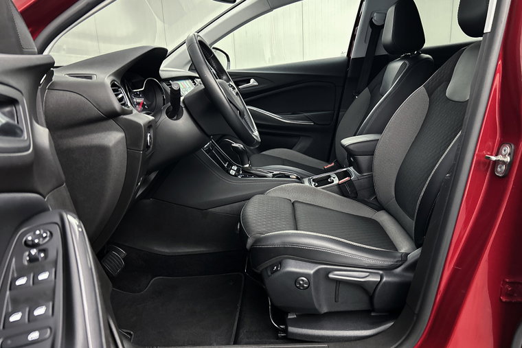 Vehicle Image 30