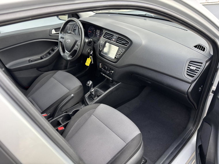 Vehicle Image 17