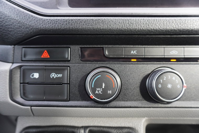 Vehicle Image 28