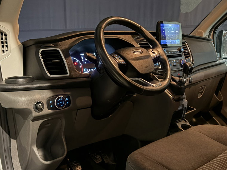 Vehicle Image 19