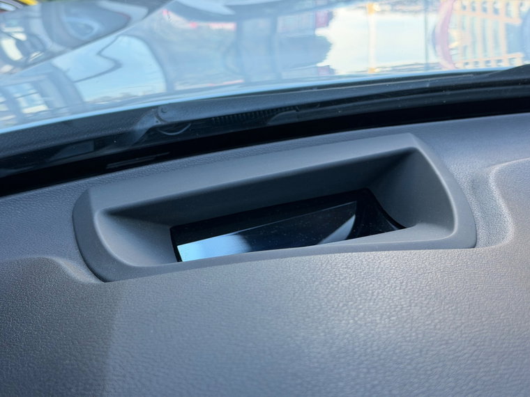 Vehicle Image 32