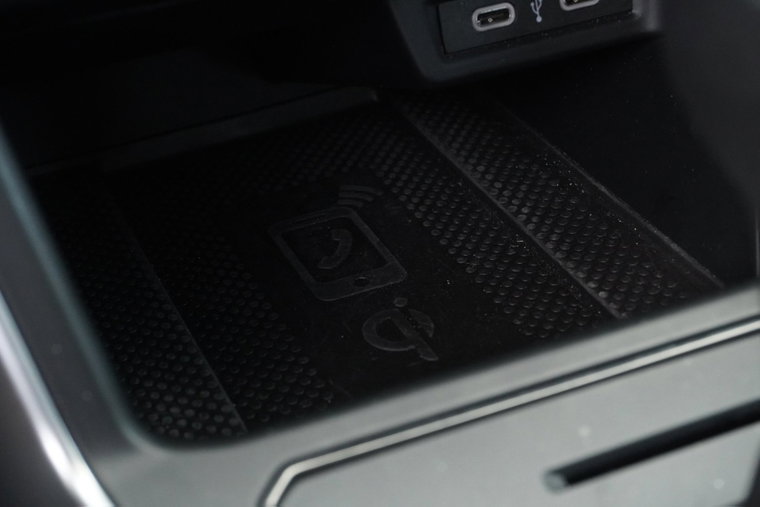 Vehicle Image 16