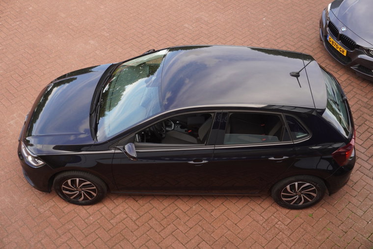 Vehicle Image 32