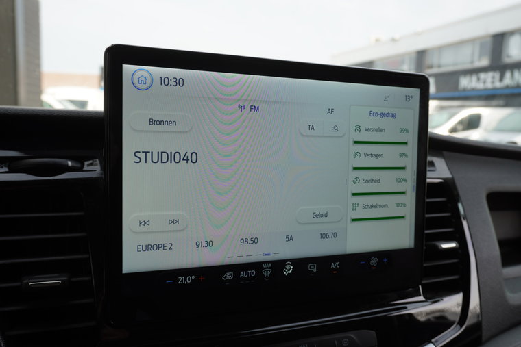 Vehicle Image 12
